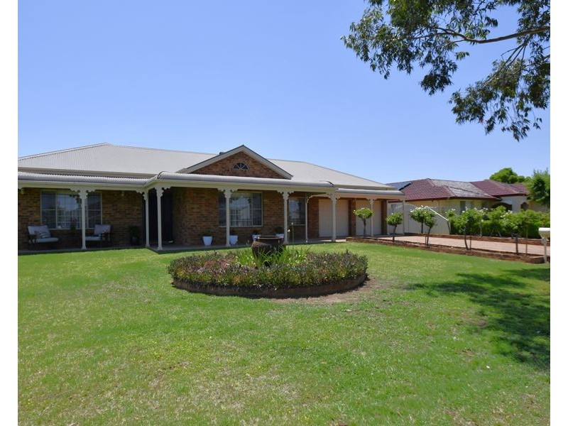 9 Sunvale Avenue, Dubbo NSW 2830