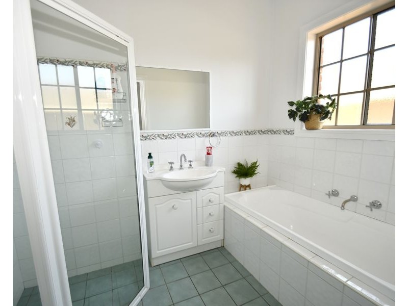 9 Sunvale Avenue, Dubbo NSW 2830