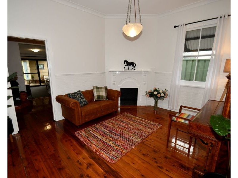 33 Goode Street, Dubbo NSW 2830