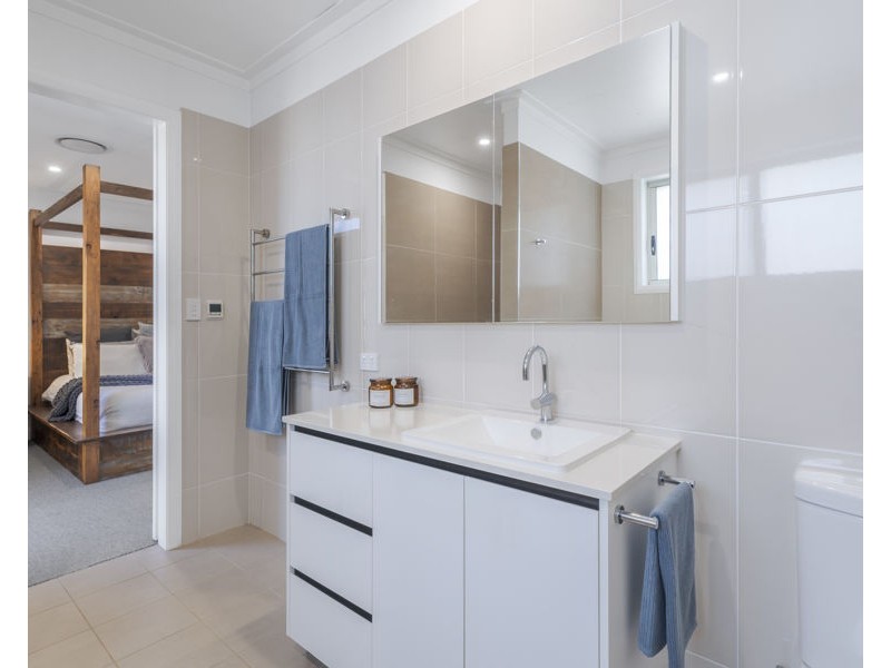 13 Snowy Crescent, Dubbo NSW 2830