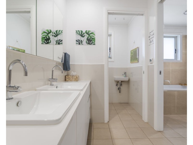 13 Snowy Crescent, Dubbo NSW 2830