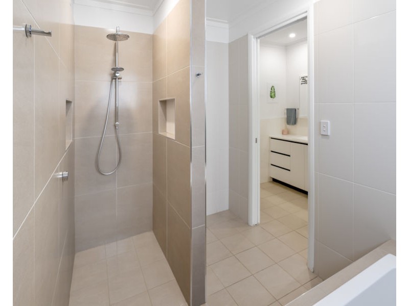 13 Snowy Crescent, Dubbo NSW 2830