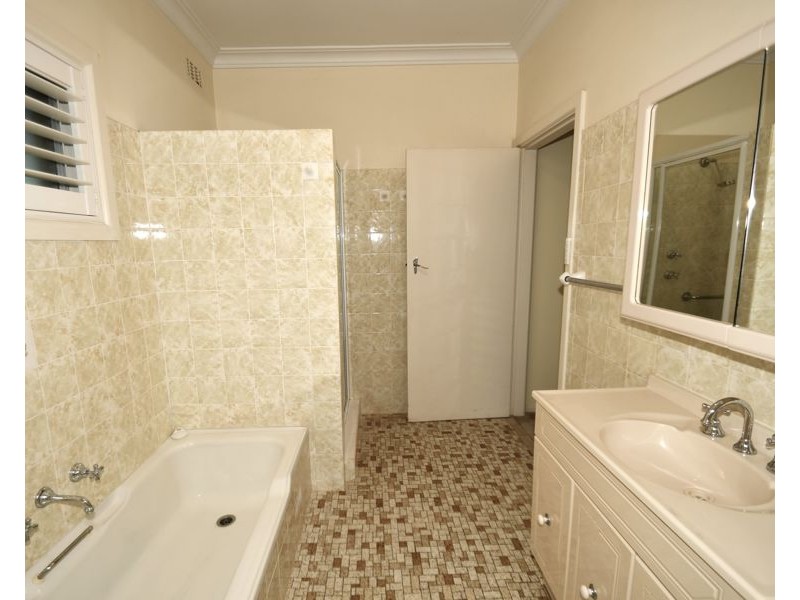 2 Brigalow Avenue, Dubbo NSW 2830