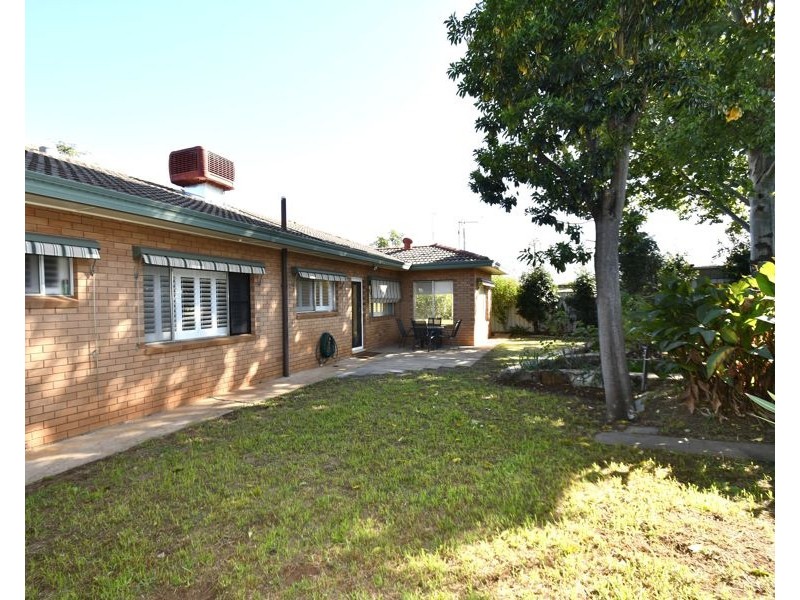 2 Brigalow Avenue, Dubbo NSW 2830