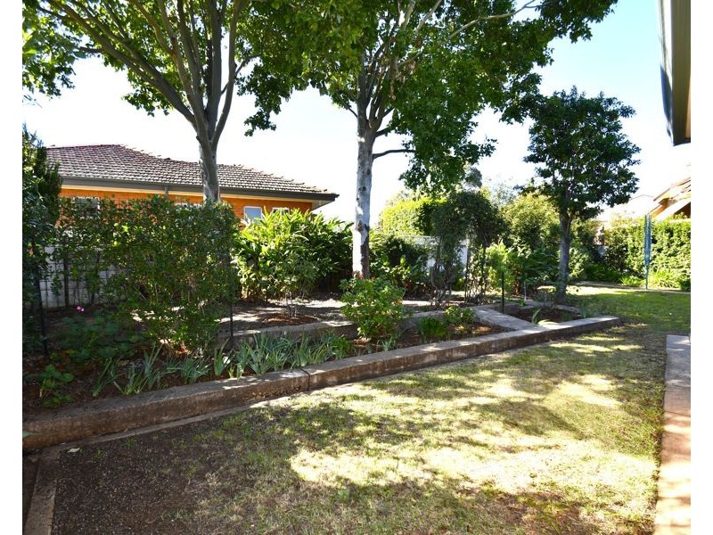 2 Brigalow Avenue, Dubbo NSW 2830