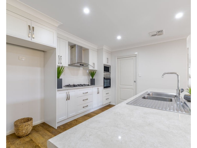 16 Riviera Avenue, Dubbo NSW 2830