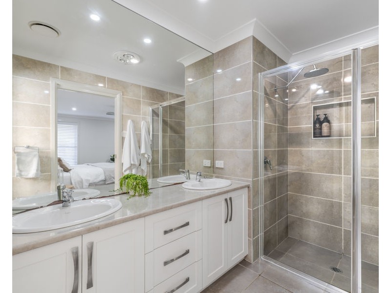 16 Riviera Avenue, Dubbo NSW 2830