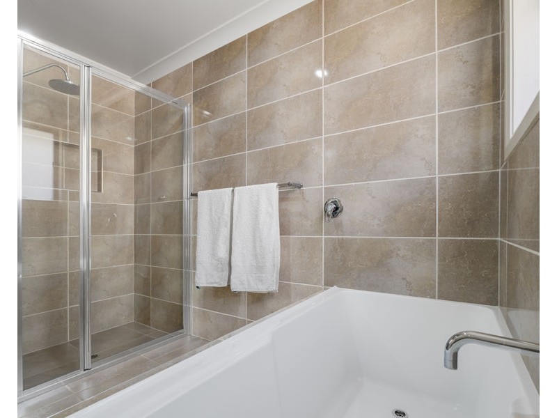 16 Riviera Avenue, Dubbo NSW 2830