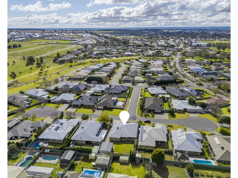 16 Riviera Avenue, Dubbo NSW 2830