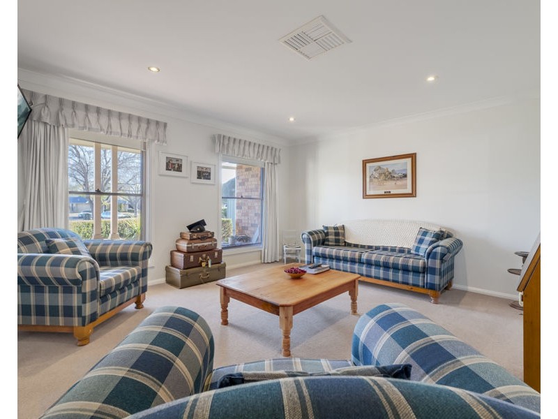 8 Culgoa Court, Dubbo NSW 2830