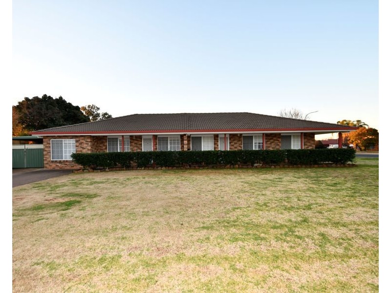 8 Murrayfield Drive, Dubbo NSW 2830