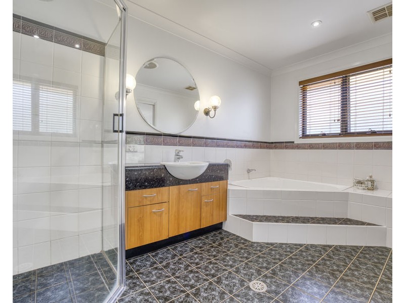 32 Pinehurst Avenue, Dubbo NSW 2830