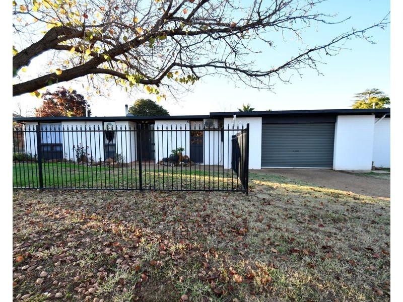14 Johns Avenue, Dubbo NSW 2830