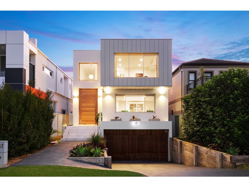 37 Evelyn Street North, Sylvania NSW 2224