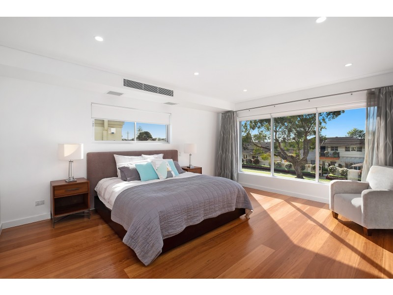 37 Evelyn Street North, Sylvania NSW 2224