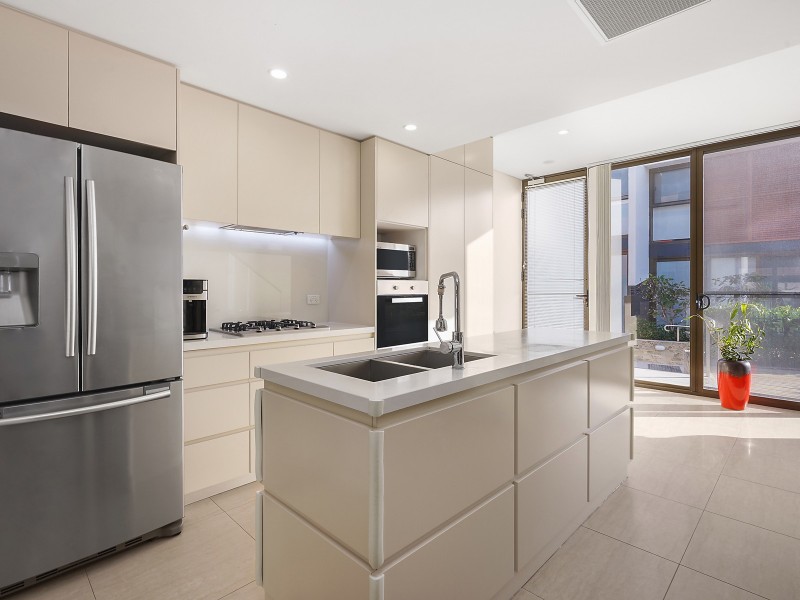 1/3 Madeira Street, Sylvania NSW 2224