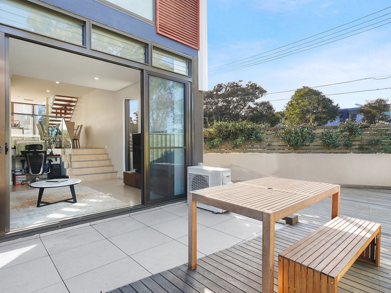 1/3 Madeira Street, Sylvania NSW 2224