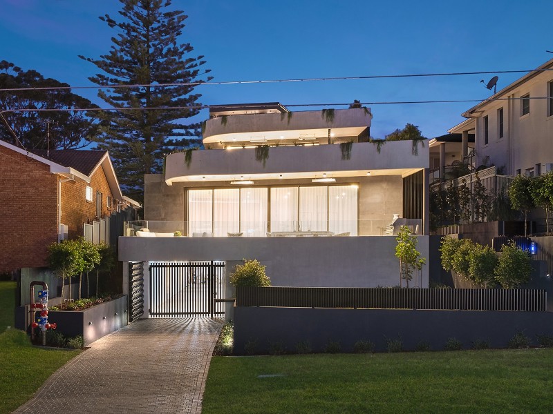 2/68 Holt Road, Taren Point NSW 2229