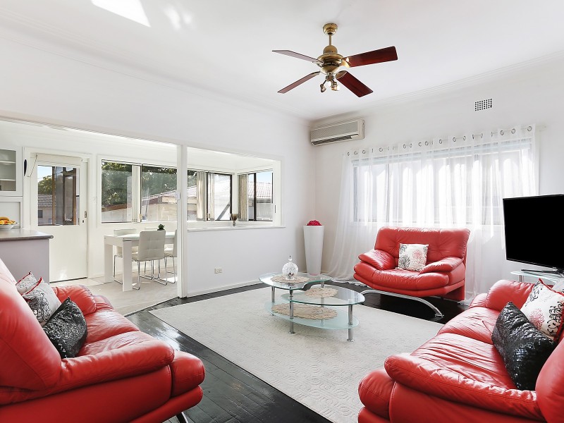 64 Henry Lawson Drive, Peakhurst NSW 2210