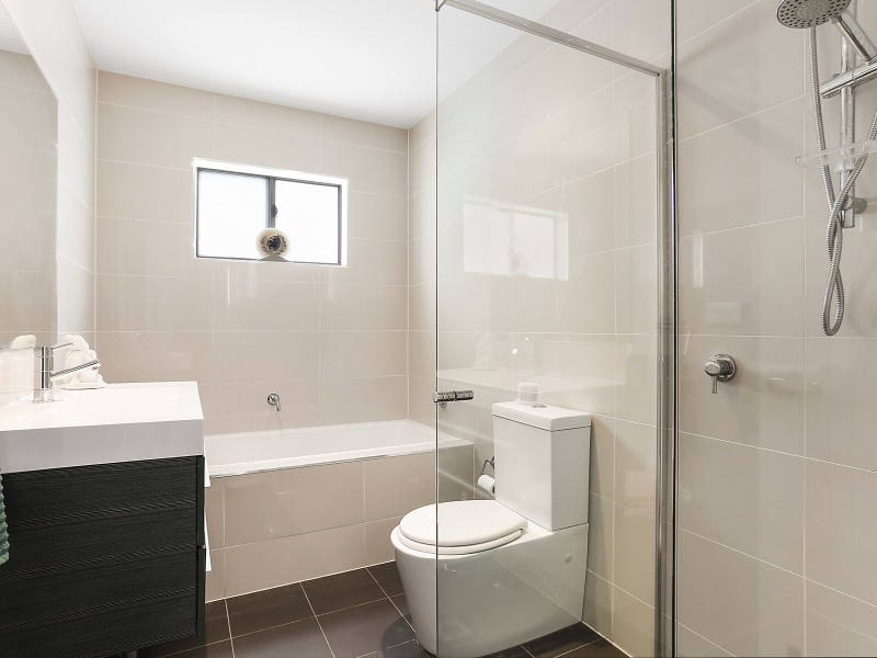 2 Bottlebrush Avenue, Lugarno NSW 2210