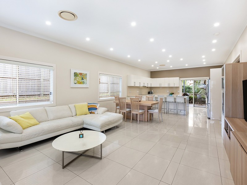 27 Trafalgar Street, Peakhurst NSW 2210