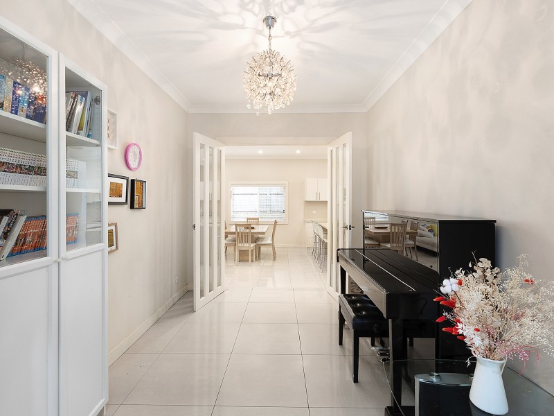 27 Trafalgar Street, Peakhurst NSW 2210