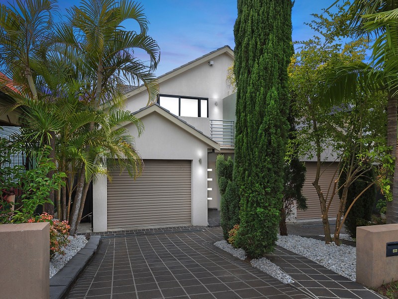 17 Universal Street, Mortdale NSW 2223