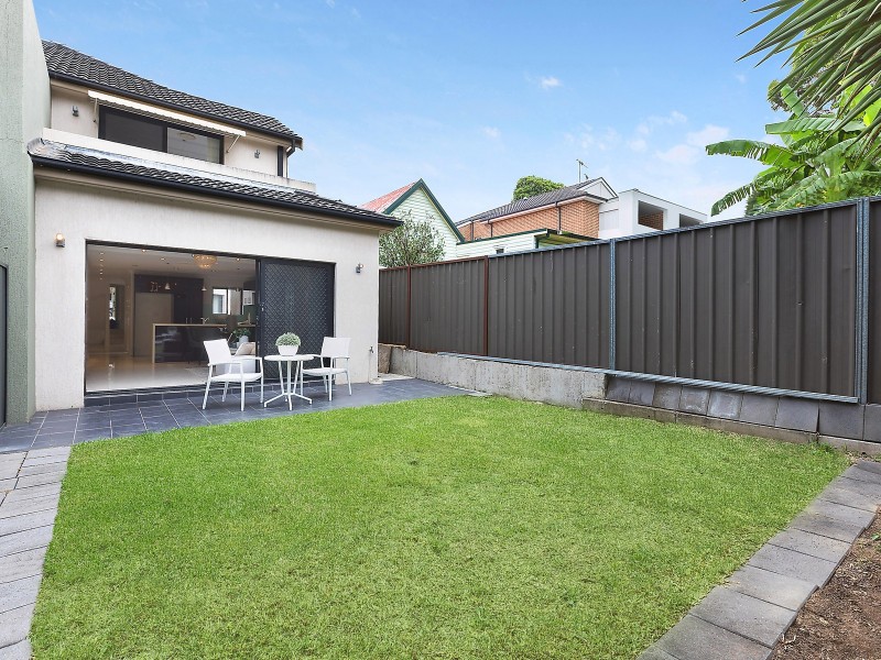 17 Universal Street, Mortdale NSW 2223