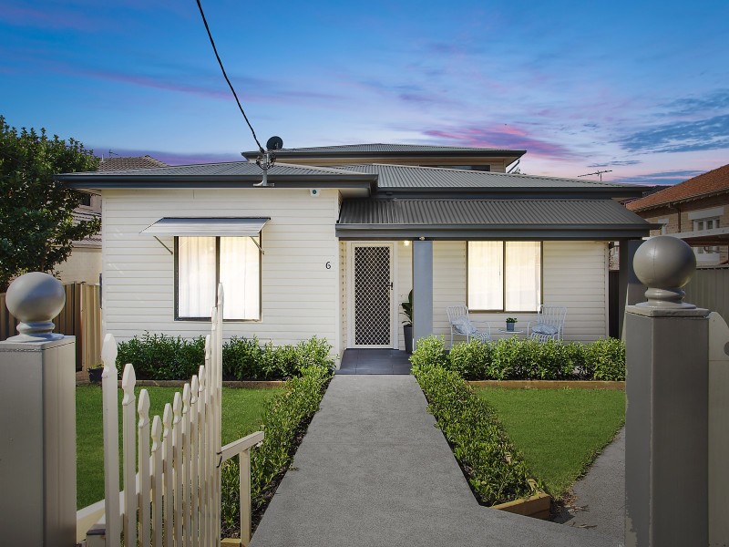 6 Edgehill Street, Carlton NSW 2218