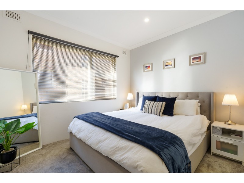 2/182 Russell Avenue, Dolls Point NSW 2219