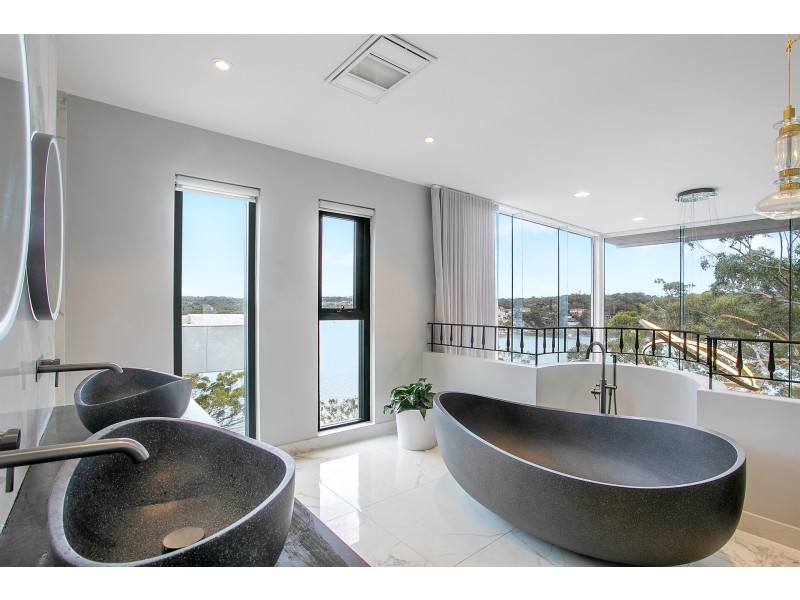 9 Allan Street, Kangaroo Point NSW 2224