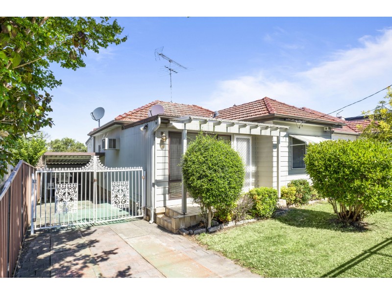 142 Hillcrest Avenue, Hurstville Grove NSW 2220