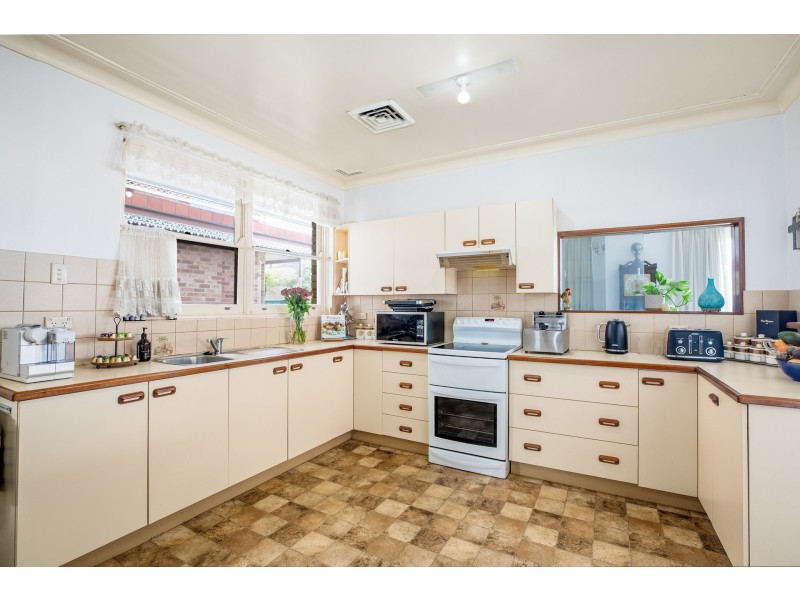 3 Evelyn Street North, Sylvania NSW 2224