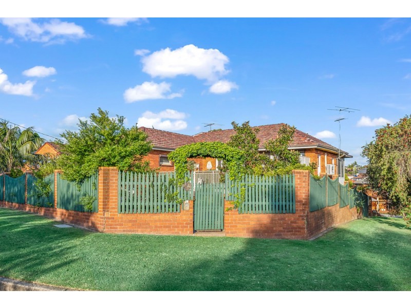 14 Flatrock Road, Kingsgrove NSW 2208