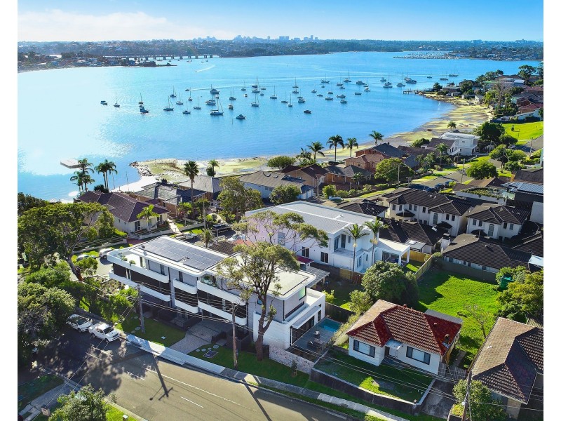 83 Old Taren Point Road, Taren Point NSW 2229