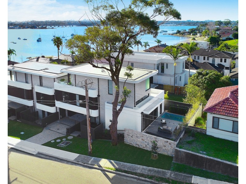 83 Old Taren Point Road, Taren Point NSW 2229