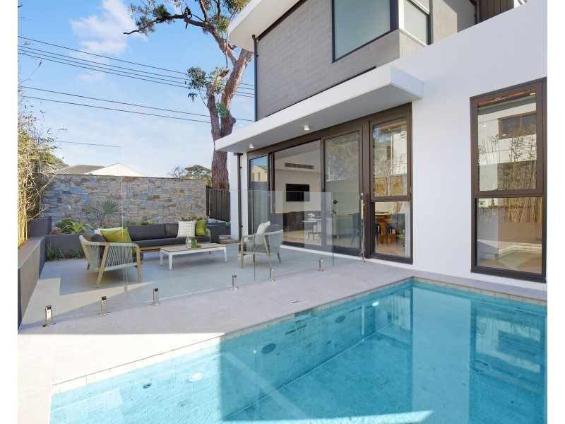 83 Old Taren Point Road, Taren Point NSW 2229