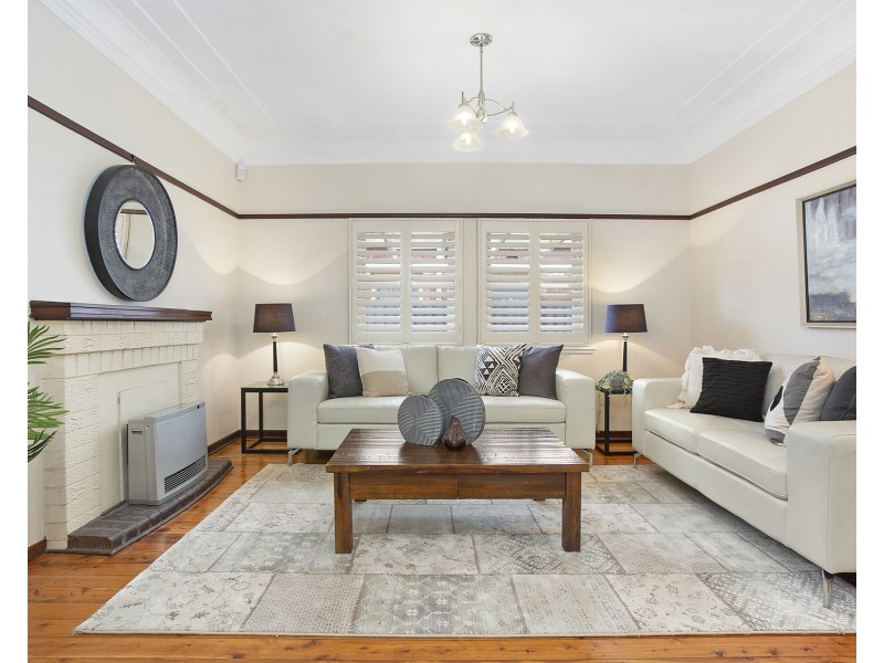 18 Lakeside Avenue, Monterey NSW 2217