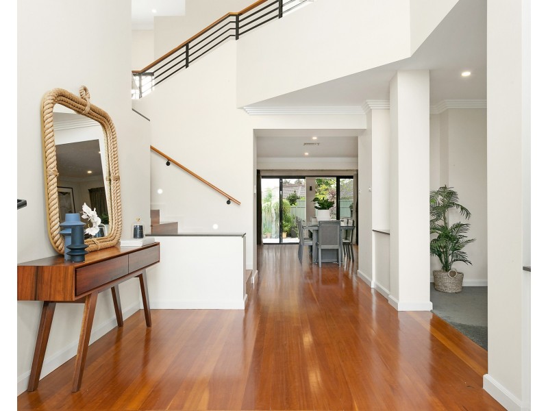 19 Castlereagh Crescent, Sylvania Waters NSW 2224