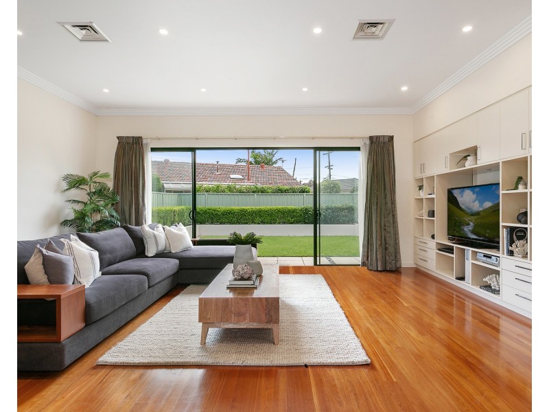 19 Castlereagh Crescent, Sylvania Waters NSW 2224