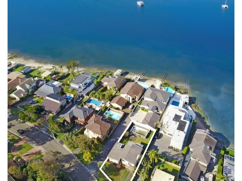 52 Woodlands Road, Taren Point NSW 2229