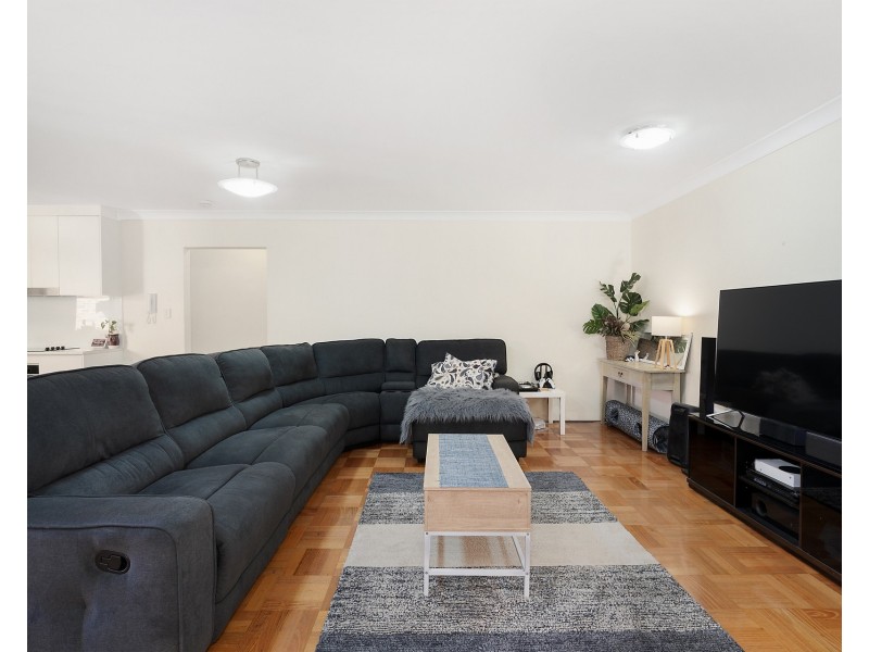 2/41 Hampton Court Road, Carlton NSW 2218