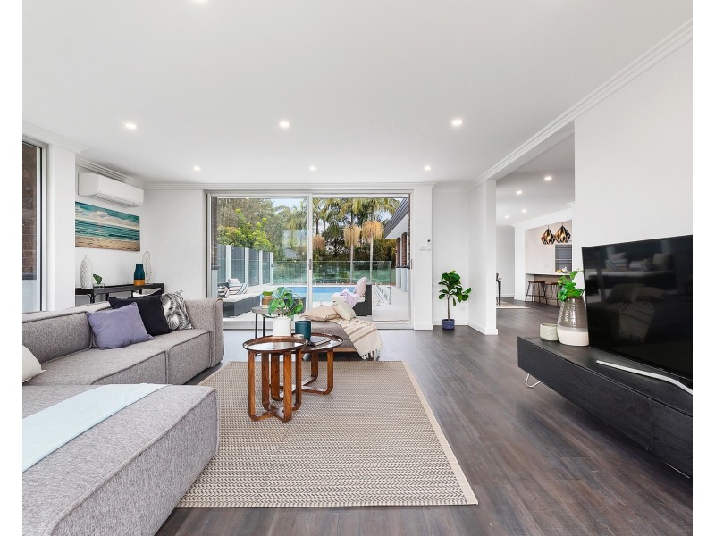 10 Leichhardt Crescent, Sylvania NSW 2224