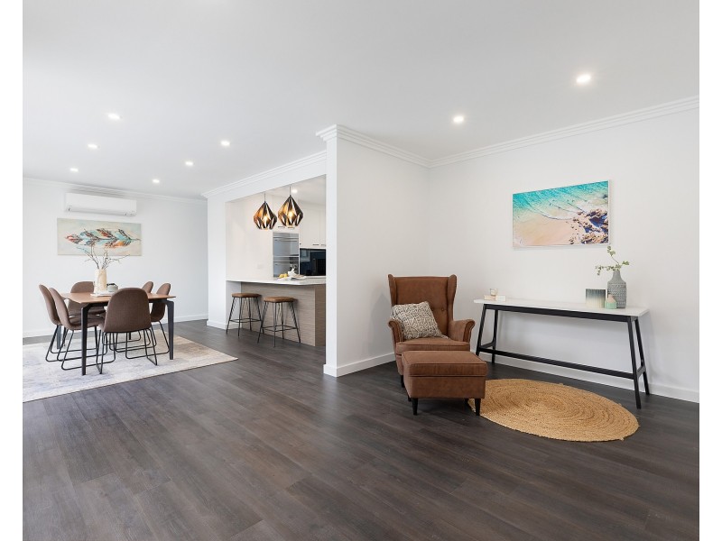 10 Leichhardt Crescent, Sylvania NSW 2224
