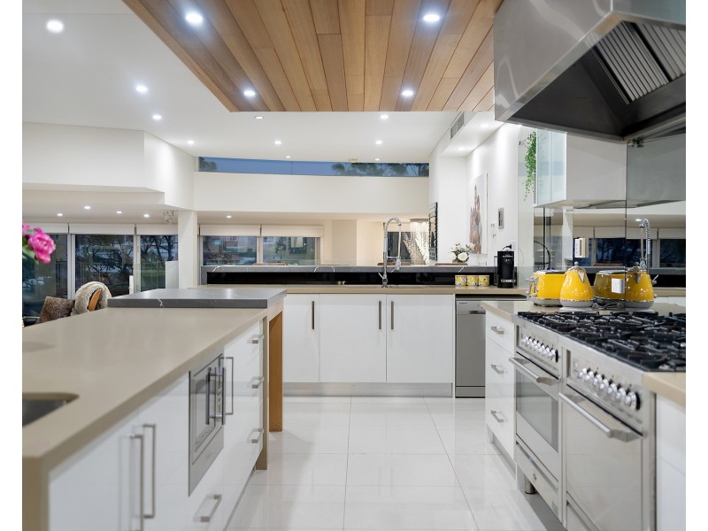 4 Waratah Street, Blakehurst NSW 2221