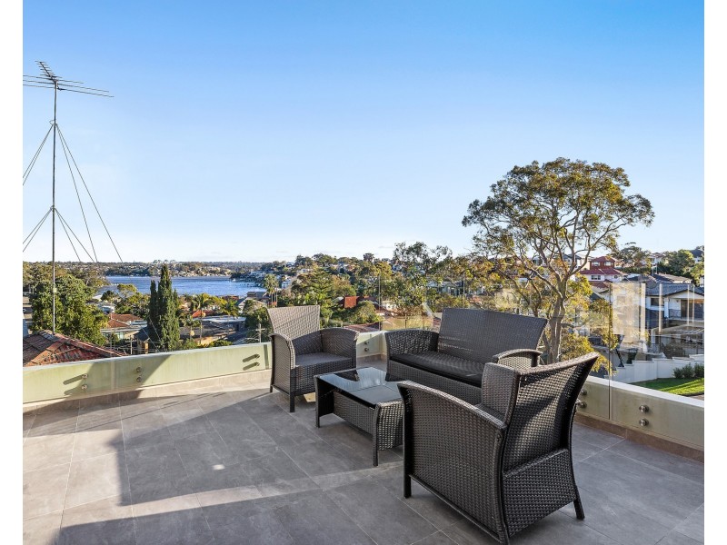 4 Waratah Street, Blakehurst NSW 2221