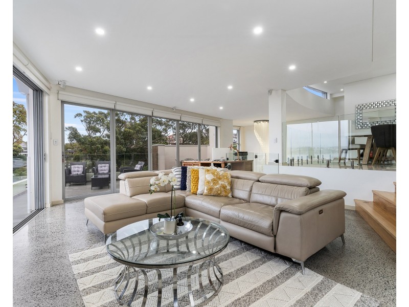 4 Waratah Street, Blakehurst NSW 2221