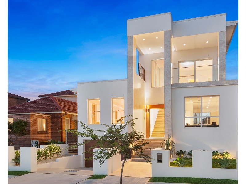220 Carrington Avenue, Hurstville NSW 2220