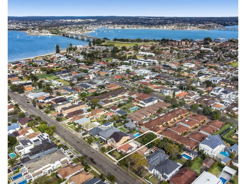 52 Napoleon Street, Sans Souci NSW 2219