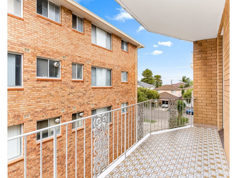 4/17 McMillan Avenue, Dolls Point NSW 2219
